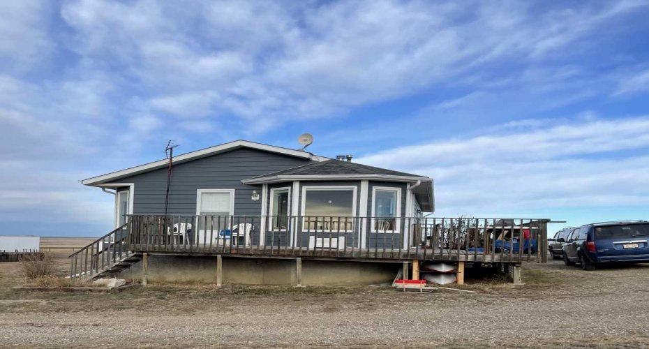 122061A 501 Highway, Milk River, Alberta T0K 1M0, 3 Bedrooms Bedrooms, ,1 BathroomBathrooms,Residential,For Sale,501,A2181079