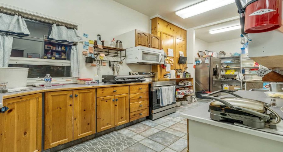 B- back kitchen & storage area