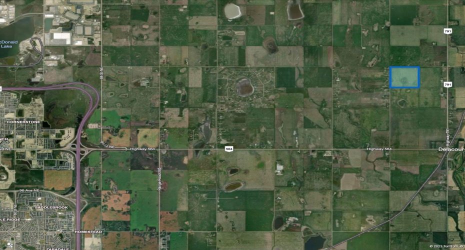 Overlay framed in blue *approximate