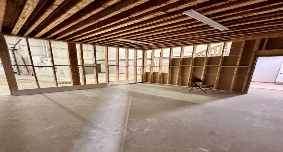 11402 100 Street, Grande Prairie, Alberta T8V 2N5, ,Commercial,For Lease,Aurora Plaza,100,A2187382