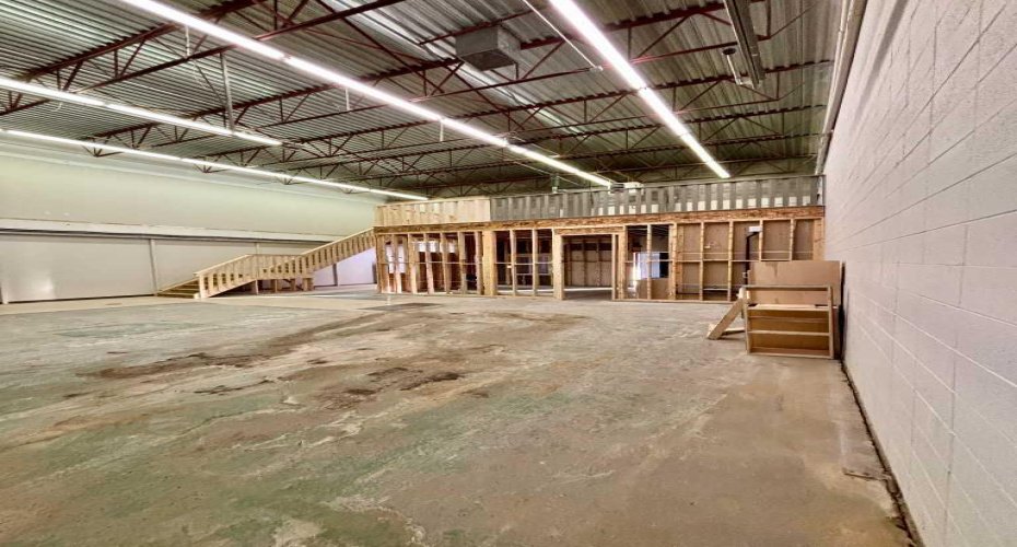 11402 100 Street, Grande Prairie, Alberta T8V 2N5, ,Commercial,For Lease,Aurora Plaza,100,A2187382