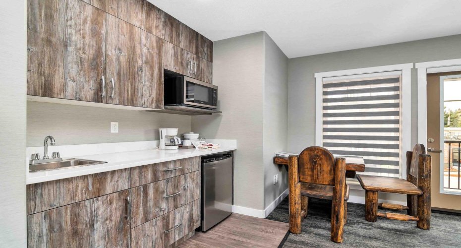 401 4 Street, Rural Cypress County, Alberta T0J 1C0, 2 Bedrooms Bedrooms, ,2 BathroomsBathrooms,Residential,For Sale,4,A2189281