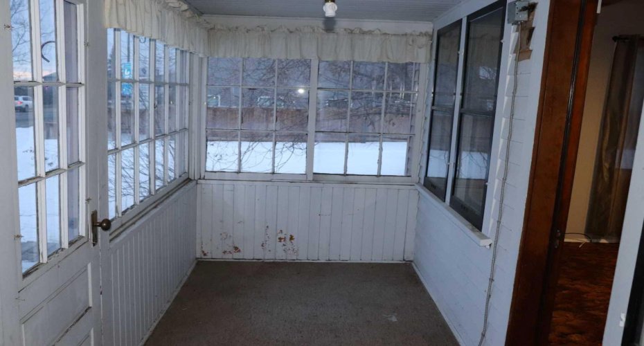 4702 4 Avenue, Edson, Alberta T7E 1C6, 2 Bedrooms Bedrooms, ,1 BathroomBathrooms,Residential,For Sale,4 Avenue,A2189703