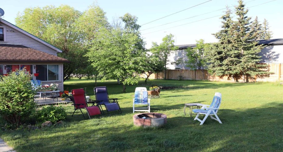 4702 4 Avenue, Edson, Alberta T7E 1C6, 2 Bedrooms Bedrooms, ,1 BathroomBathrooms,Residential,For Sale,4 Avenue,A2189703