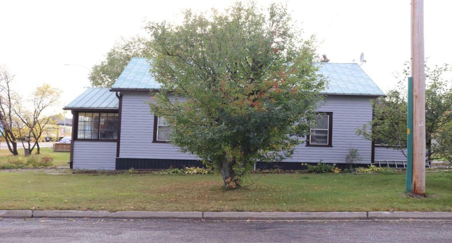 4702 4 Avenue, Edson, Alberta T7E 1C6, 2 Bedrooms Bedrooms, ,1 BathroomBathrooms,Residential,For Sale,4 Avenue,A2189703