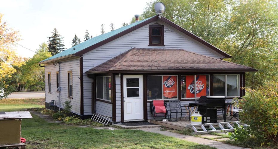 4702 4 Avenue, Edson, Alberta T7E 1C6, 2 Bedrooms Bedrooms, ,1 BathroomBathrooms,Residential,For Sale,4 Avenue,A2189703