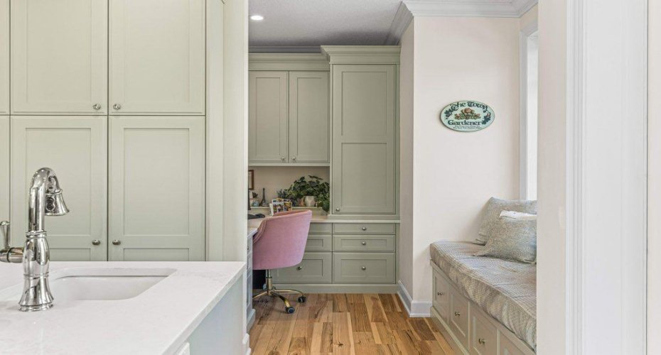 930 9 Street, Canmore, Alberta T1W1Z8, 8 Bedrooms Bedrooms, ,7 BathroomsBathrooms,Residential,For Sale,9,A2190010