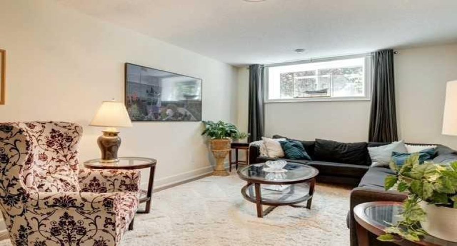 930 9 Street, Canmore, Alberta T1W1Z8, 8 Bedrooms Bedrooms, ,7 BathroomsBathrooms,Residential,For Sale,9,A2190010