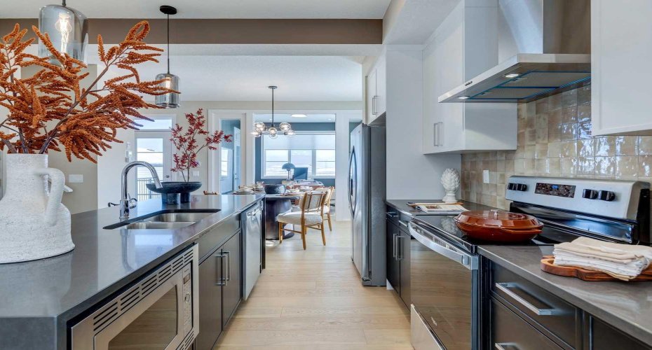 422 River Avenue, Cochrane, Alberta T4C 3B8, 3 Bedrooms Bedrooms, ,3 BathroomsBathrooms,Residential,For Sale,River,A2194044