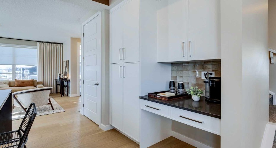 422 River Avenue, Cochrane, Alberta T4C 3B8, 3 Bedrooms Bedrooms, ,3 BathroomsBathrooms,Residential,For Sale,River,A2194044