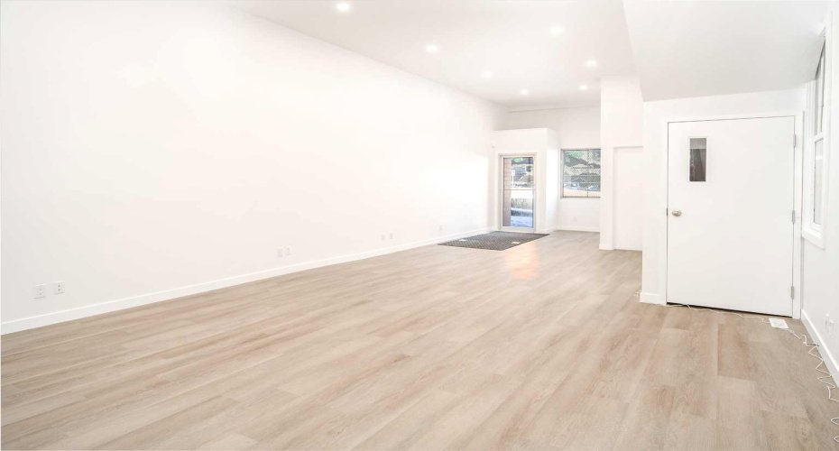 200A Centre Street, Calgary, Alberta T2G 2B6, ,Commercial,For Sale,Centre,A2194322