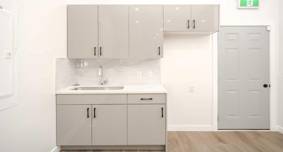 200A Centre Street, Calgary, Alberta T2G 2B6, ,Commercial,For Sale,Centre,A2194322