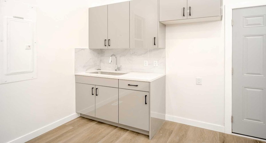 200A Centre Street, Calgary, Alberta T2G 2B6, ,Commercial,For Sale,Centre,A2194322