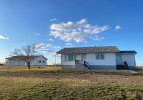 31303 range rd 143 Road, Rural Special Areas No. 2, Alberta T0J1P0, 3 Bedrooms Bedrooms, ,1 BathroomBathrooms,Residential,For Sale,range rd 143,A2196008