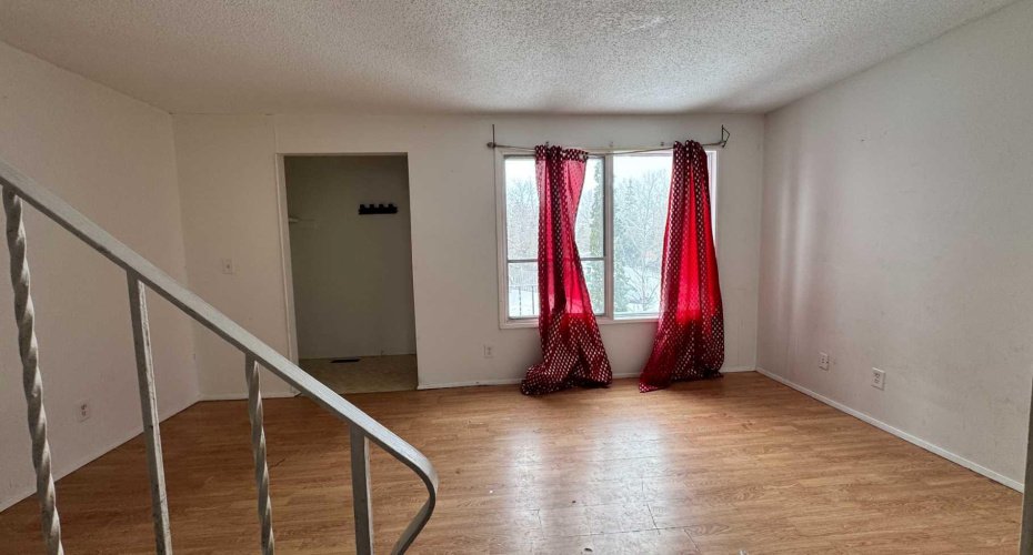 6551 Huntsbay Road, Calgary, Alberta T2K5R3, 3 Bedrooms Bedrooms, ,2 BathroomsBathrooms,Residential,For Sale,Huntsbay,A2196539