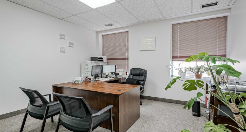 1725 30 Avenue, Calgary, Alberta T2E 7P6, ,Commercial,For Lease,30,A2196917