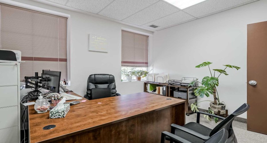 1725 30 Avenue, Calgary, Alberta T2E 7P6, ,Commercial,For Lease,30,A2196917