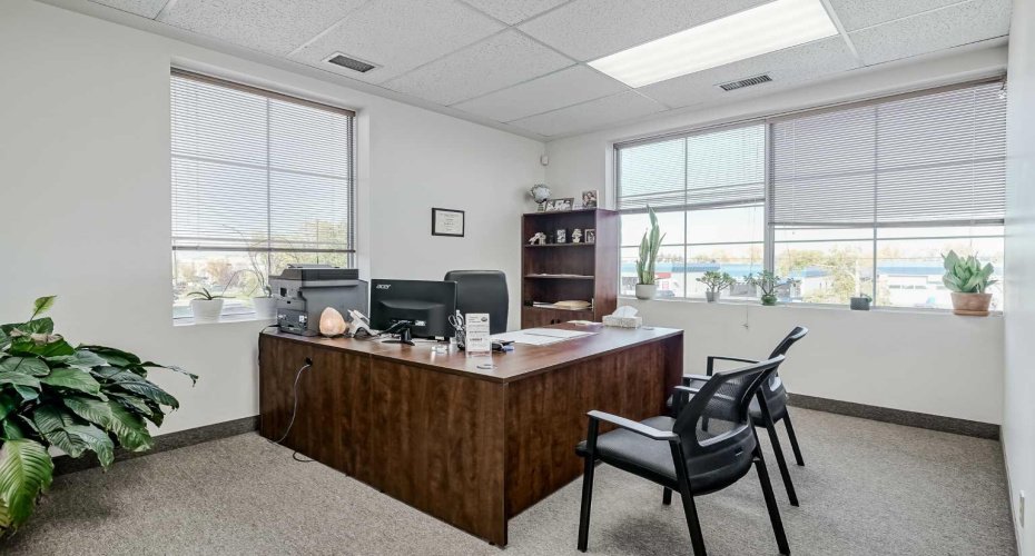 1725 30 Avenue, Calgary, Alberta T2E 7P6, ,Commercial,For Lease,30,A2196917