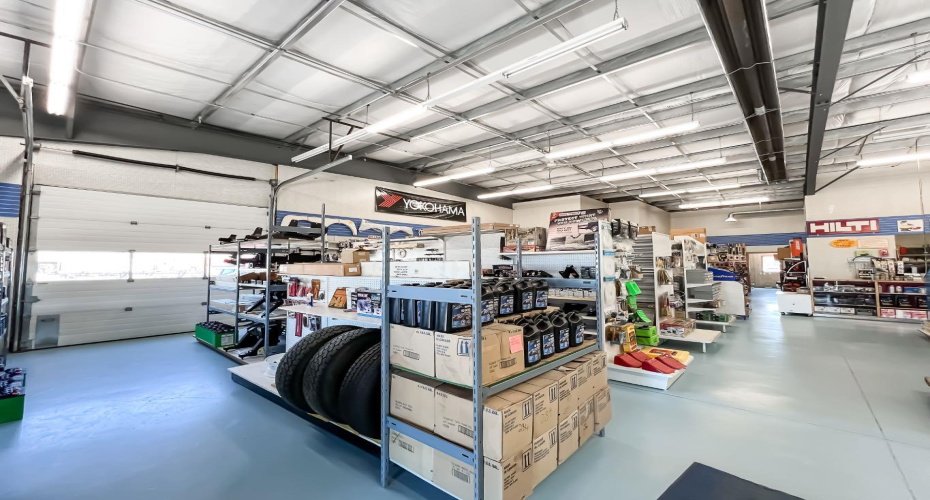 942 Main Street, Falher, Alberta T0H 1M0, ,Commercial,For Sale,Vic's Car Care,Main,A2143488