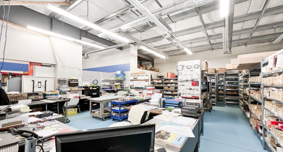 942 Main Street, Falher, Alberta T0H 1M0, ,Commercial,For Sale,Vic's Car Care,Main,A2143488