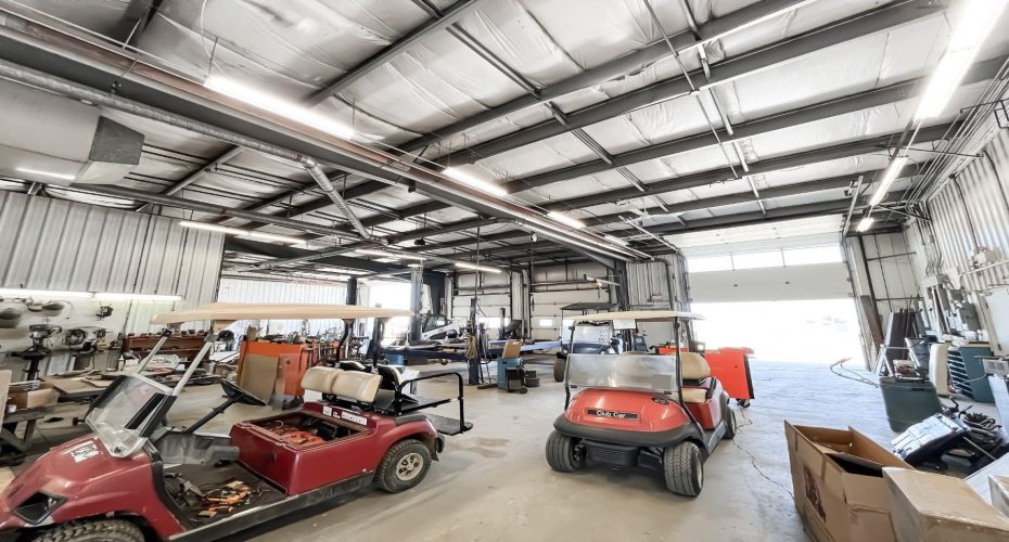 942 Main Street, Falher, Alberta T0H 1M0, ,Commercial,For Sale,Vic's Car Care,Main,A2143488