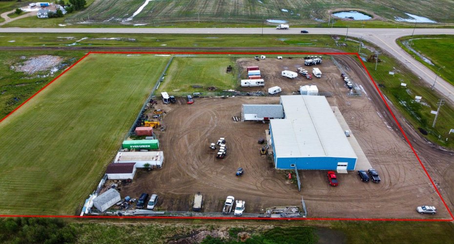 942 Main Street, Falher, Alberta T0H 1M0, ,Commercial,For Sale,Vic's Car Care,Main,A2143488