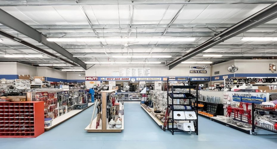 942 Main Street, Falher, Alberta T0H 1M0, ,Commercial,For Sale,Vic's Car Care,Main,A2143488