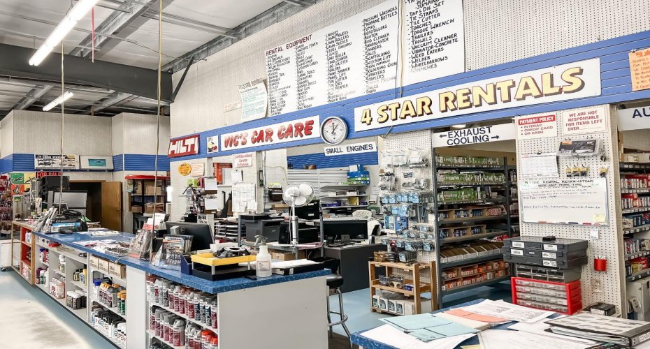 942 Main Street, Falher, Alberta T0H 1M0, ,Commercial,For Sale,Vic's Car Care,Main,A2143488