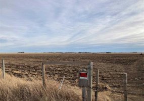 NE-33-6-20-4 Warner County, Raymond, Alberta T0K 2S0, ,Agri-business,For Sale,Warner County,A2190829